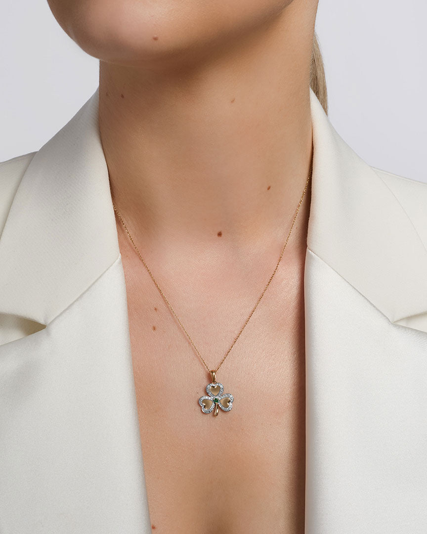 emerald shamrock necklace s46501 on a model