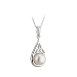 sterling silver pearl trinity knot pendant s44982 from Solvar
