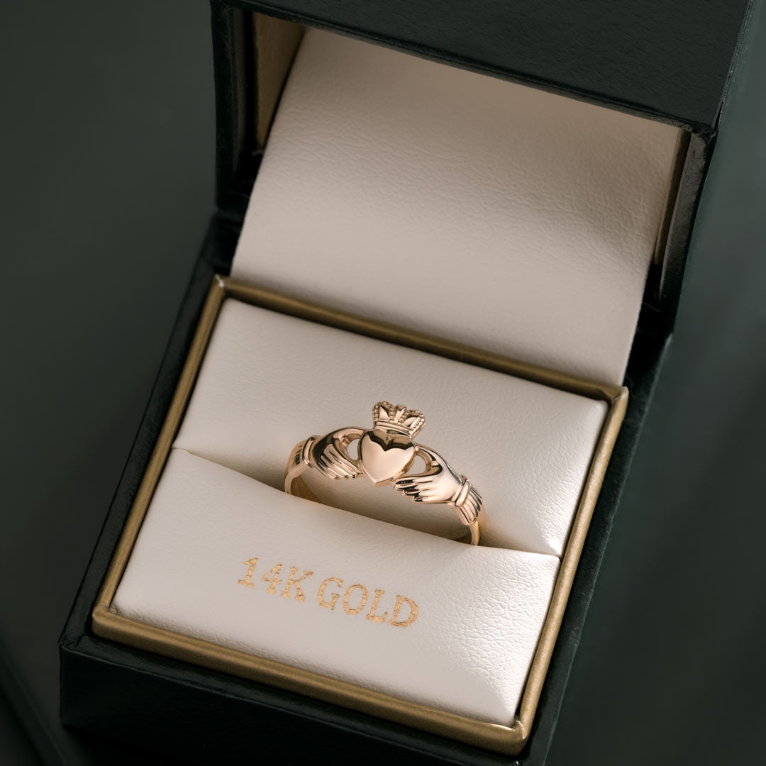 womens claddagh ring in branded Solvar box