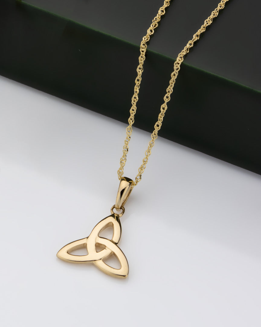 lifestyle image of trinity knot pendant from Solvar
