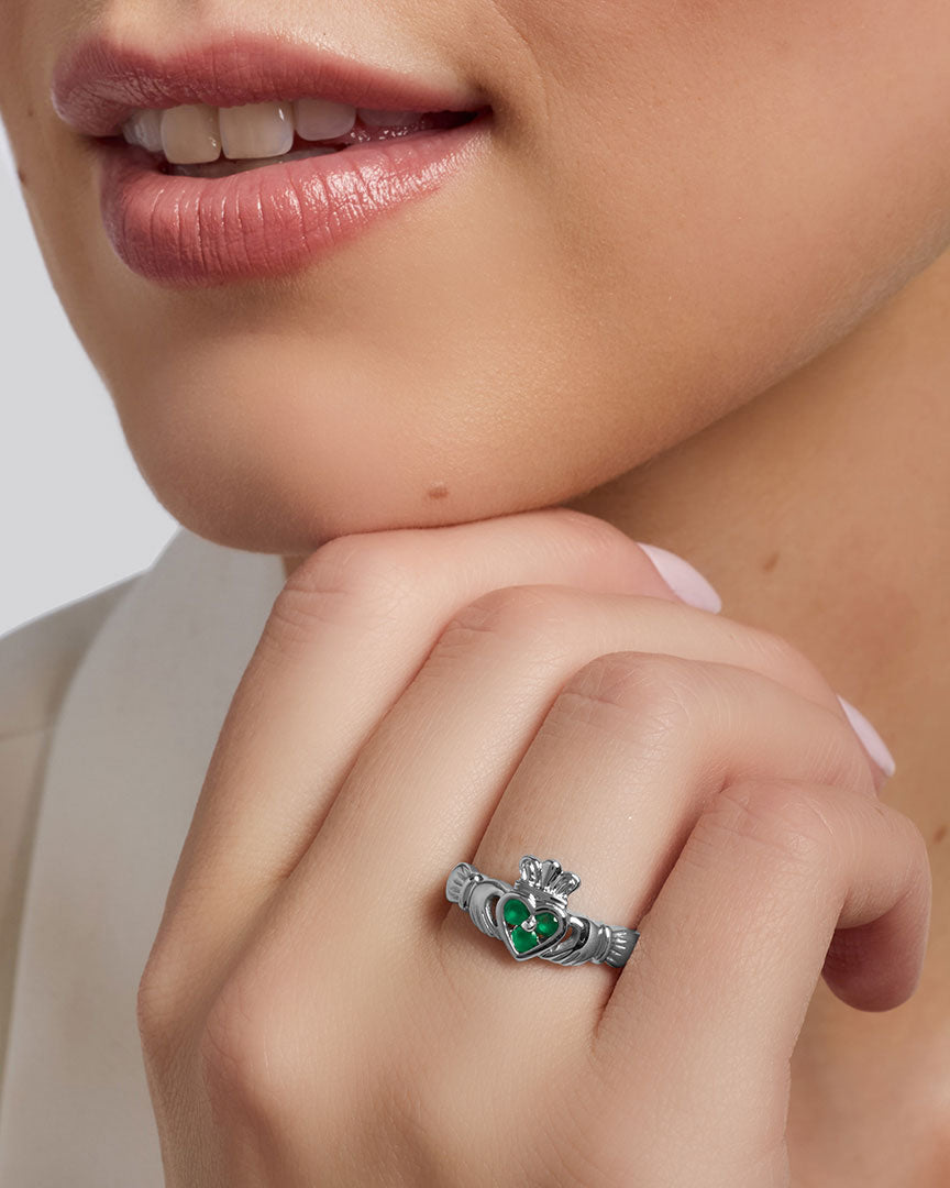 14K white gold emerald heart claddagh ring s2621 from Solvar on a model 2