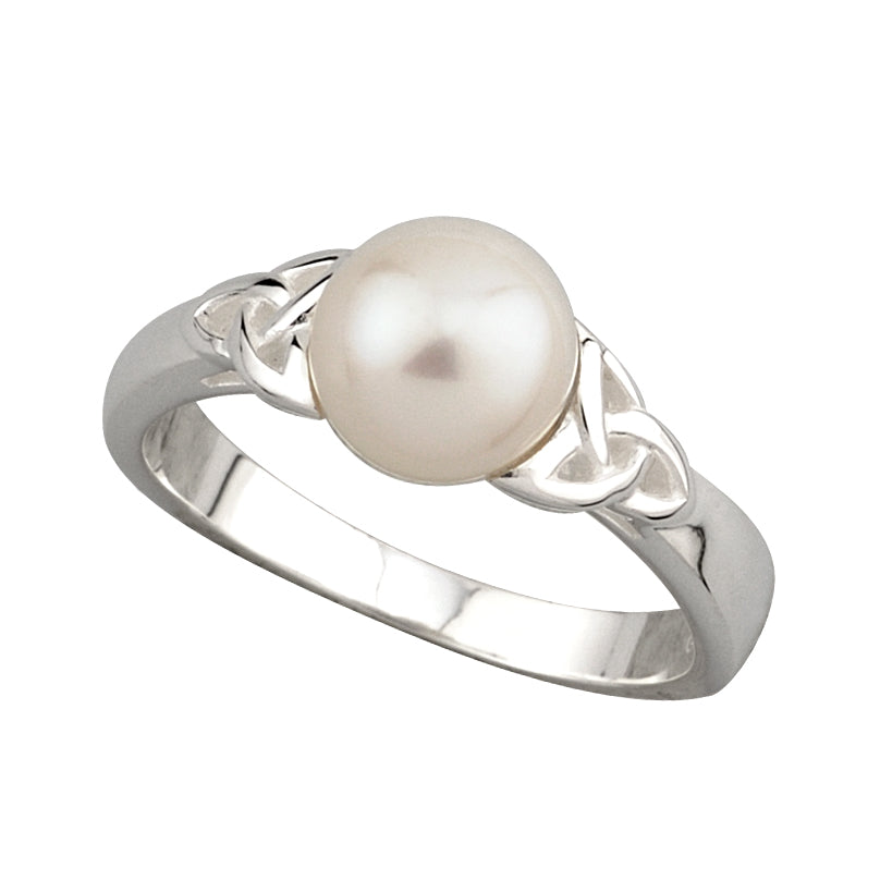 sterling silver pearl trinity knot ring s2836 from Solvar