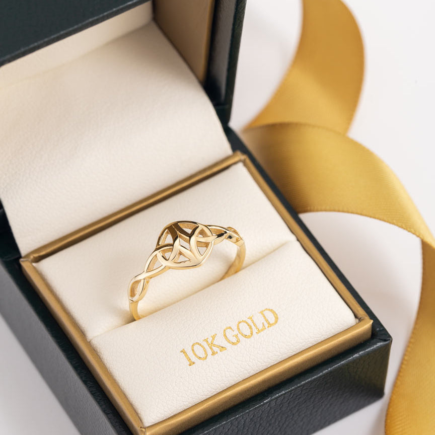 Gold Celtic Knot ring in Solvar gold ring box 