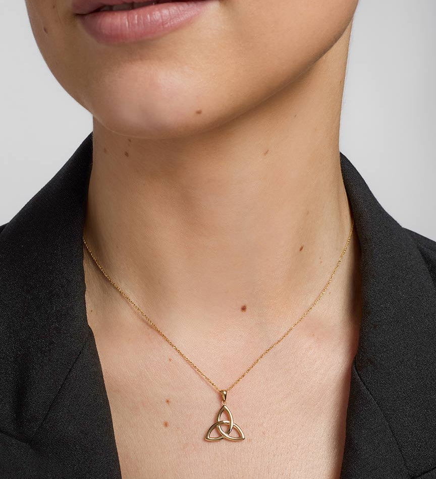 14k gold trinity knot pendant s4215 on a model 1