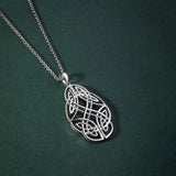 lifestyle image og large celtic necklace in silver from Solvar