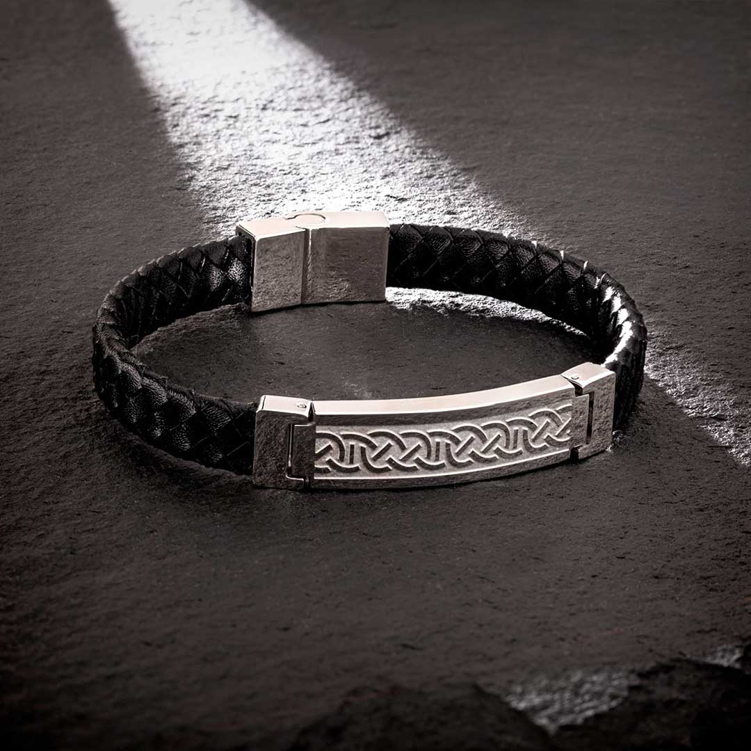 lifestyle image of mens celtic knot leather bracelet s50147