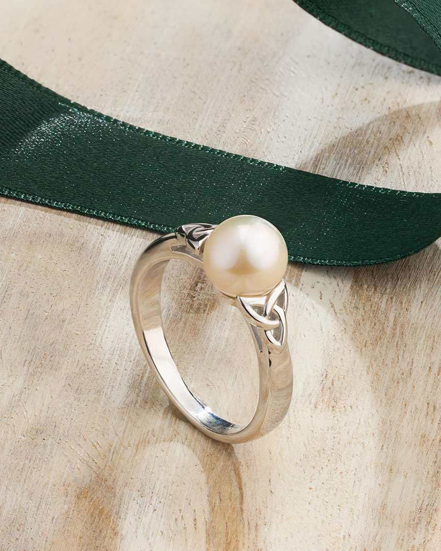 lifestyle image of Freshwater Pearl Trinity Knot Ring S2836 