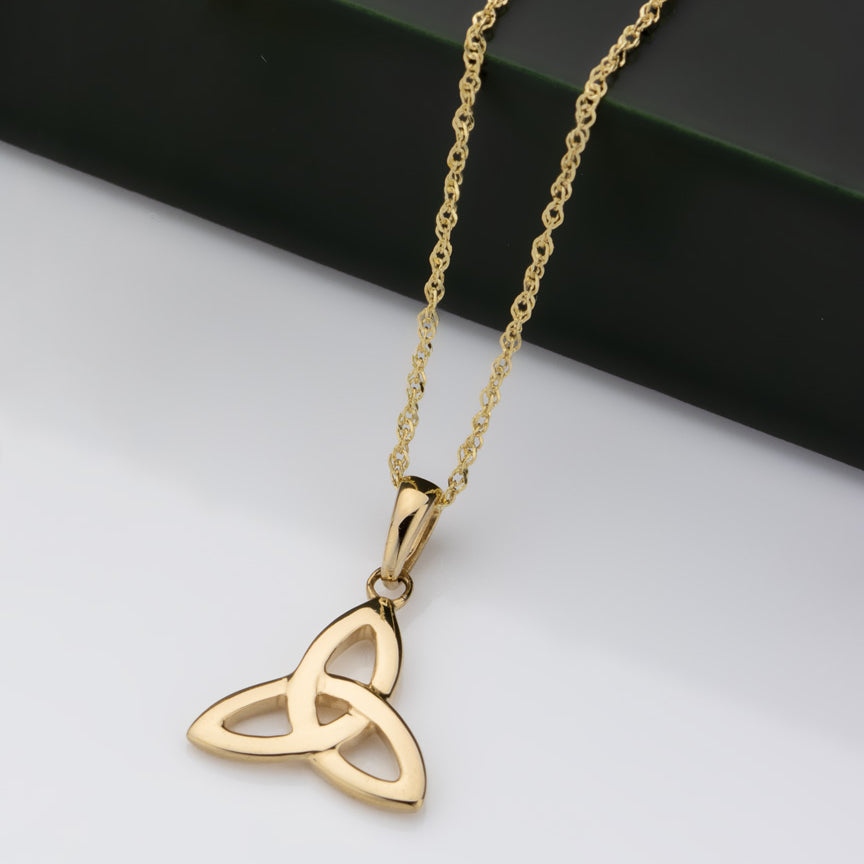 lifestyle image of trinity knot pendant from Solvar